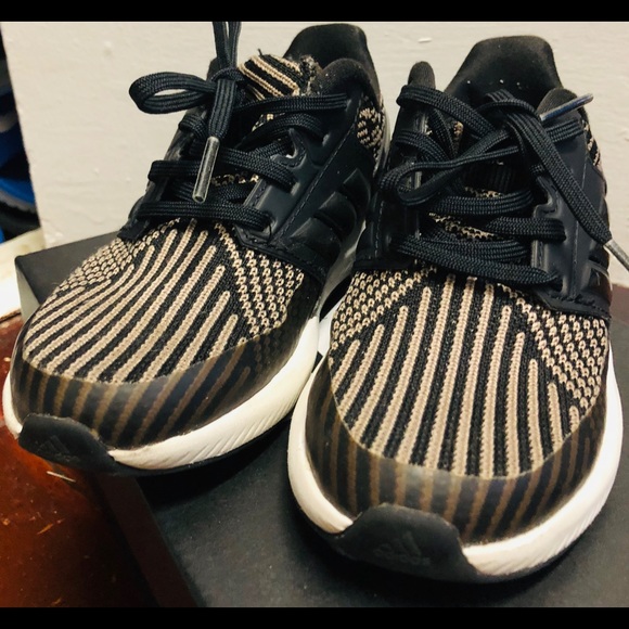 SOLD SOLD SOLD!!!!! TODDLER SNEAKERS - Picture 1 of 4